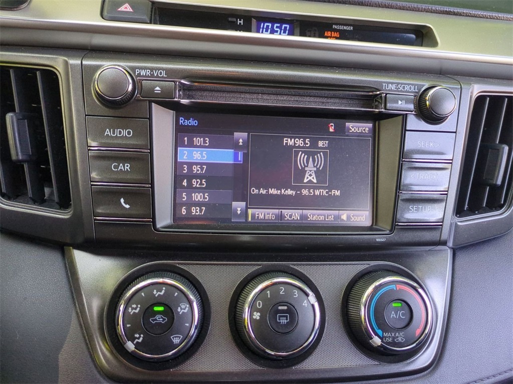 2014 Toyota RAV4 LE photo 19
