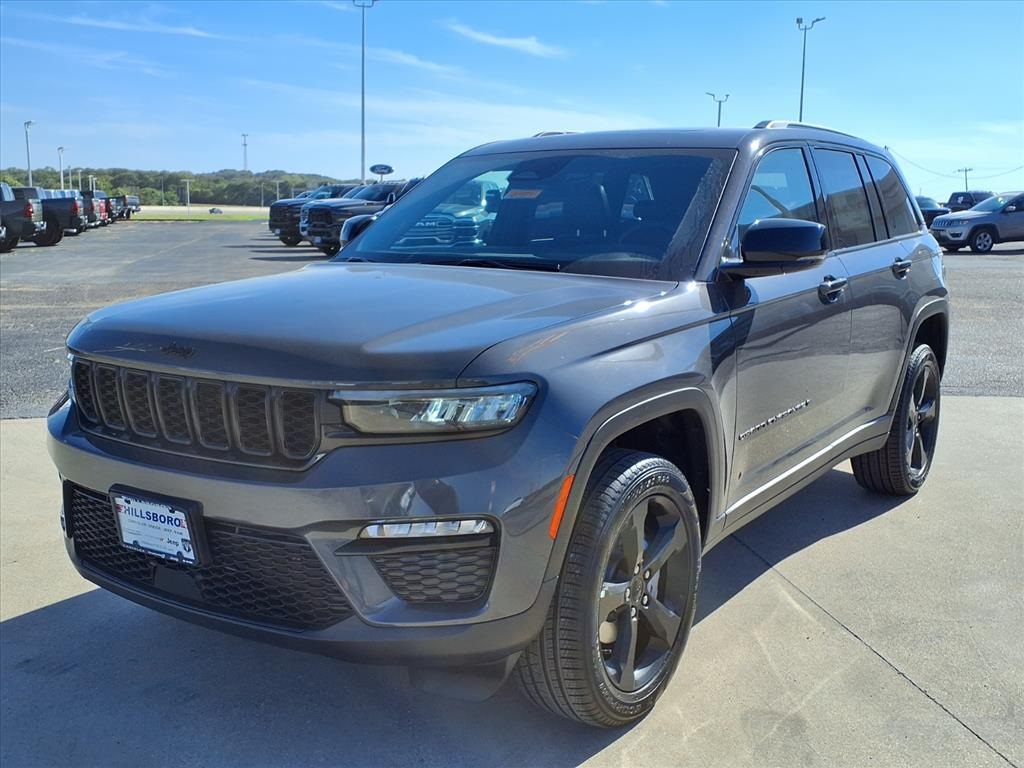 2025 Jeep Grand Cherokee Limited photo 2