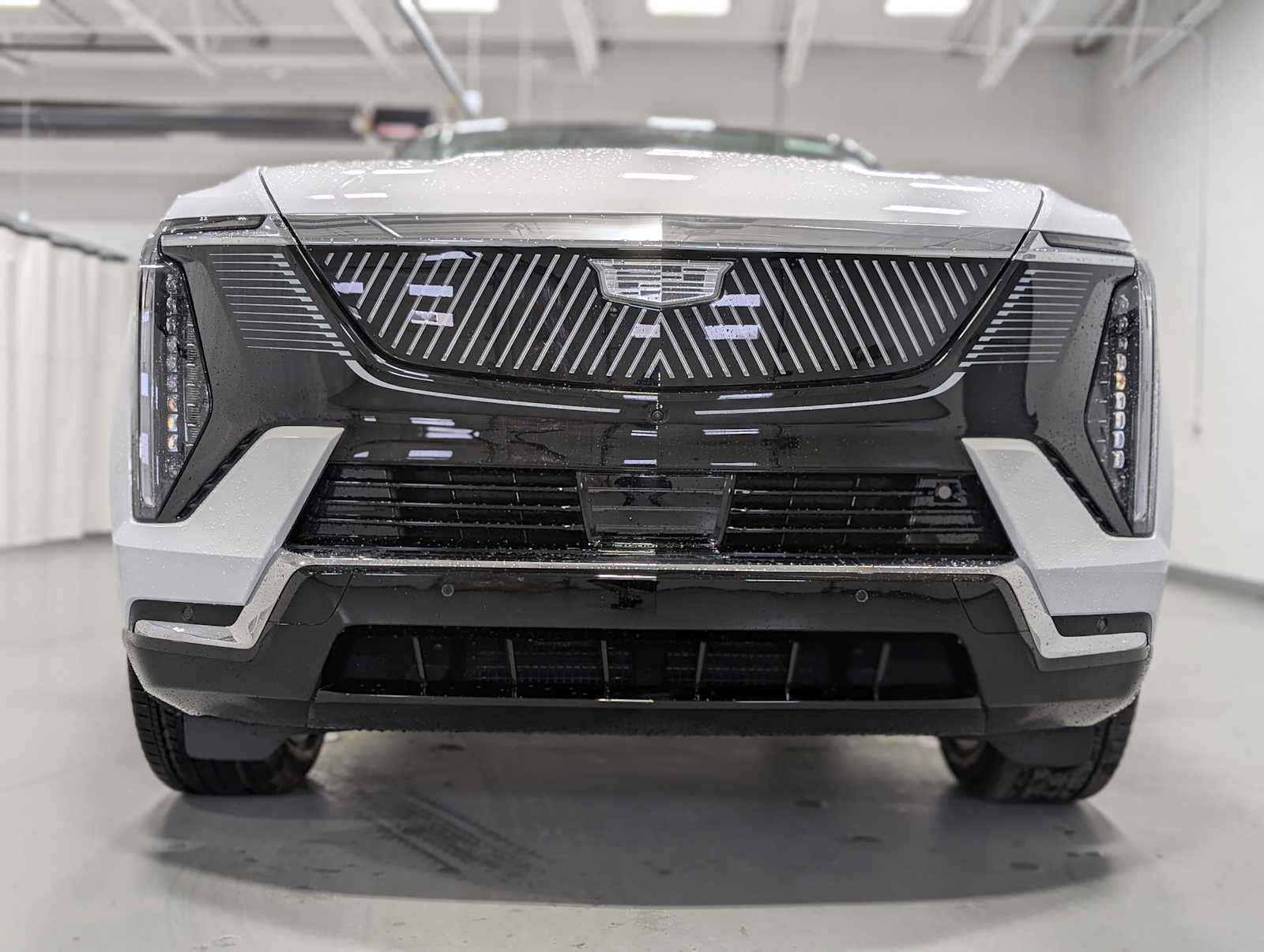 2025 Cadillac Escalade IQ Luxury photo 2