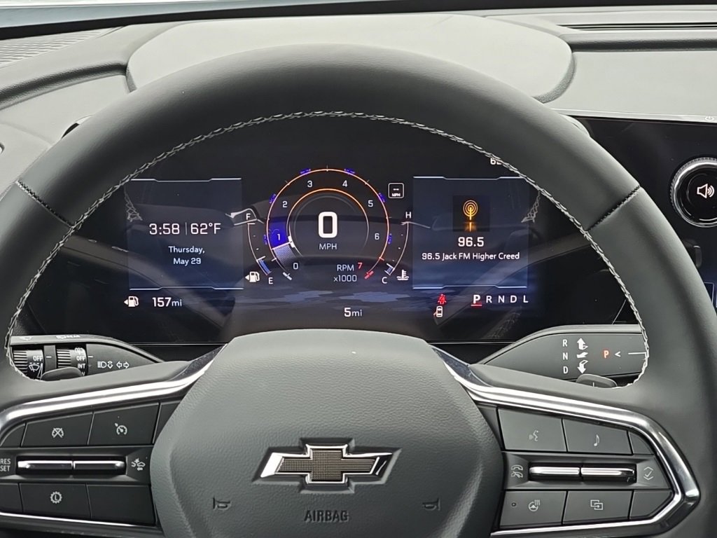 2025 Chevrolet Traverse photo 10