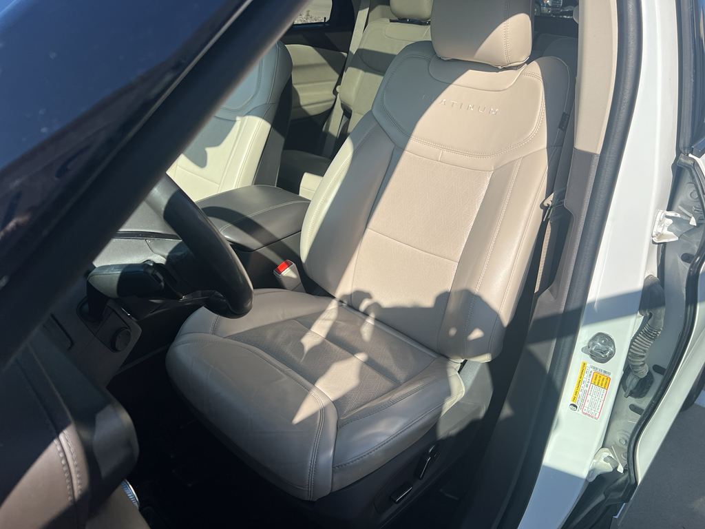 2020 Ford Explorer Platinum photo 21