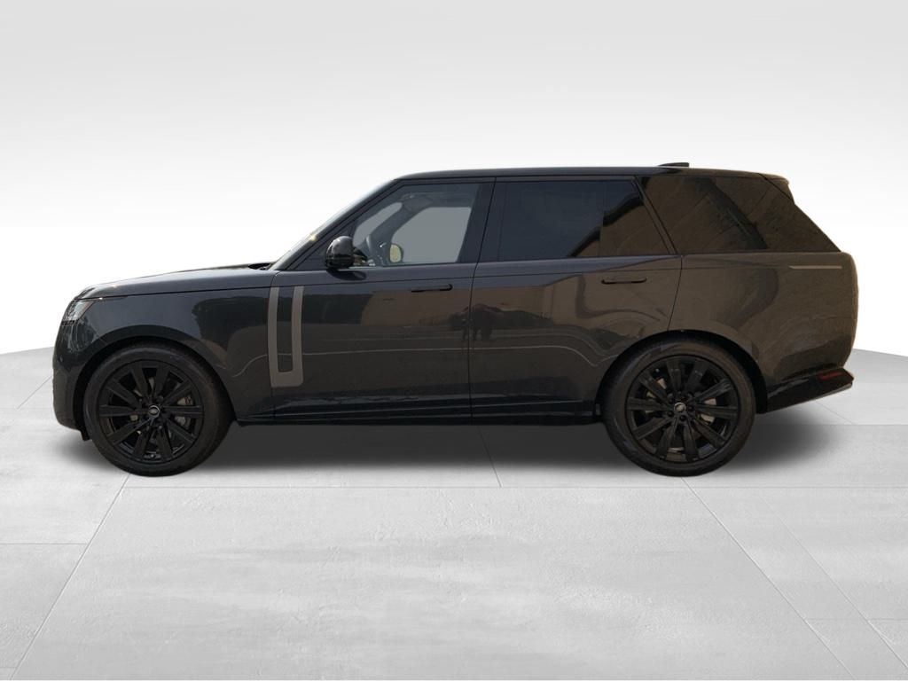 2025 Land Rover Range Rover SE photo 4
