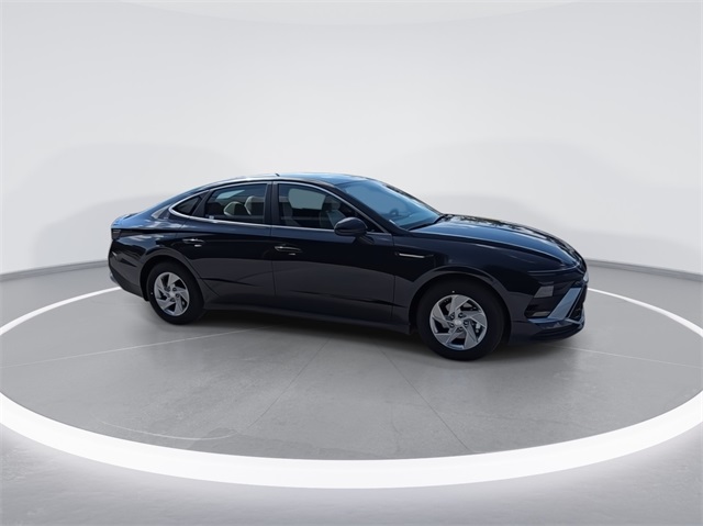 2025 Hyundai Sonata SE photo 2
