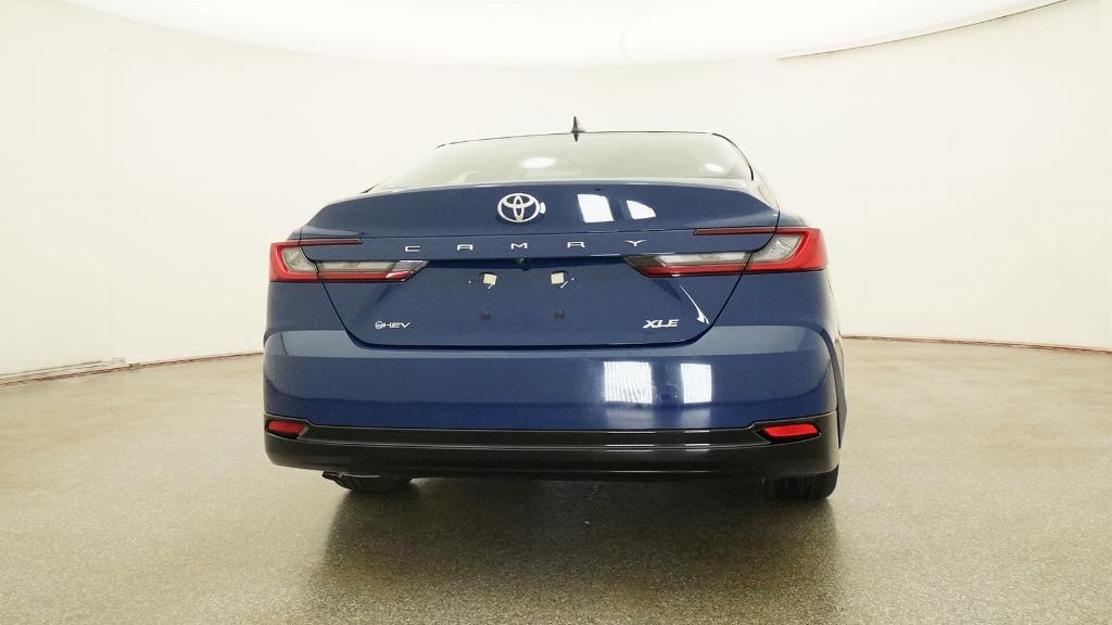 2025 Toyota Camry XLE photo 18