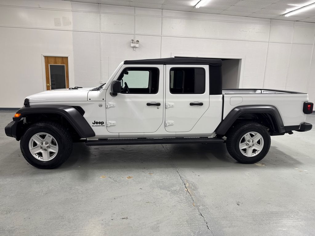 2020 Jeep Gladiator Sport S photo 4