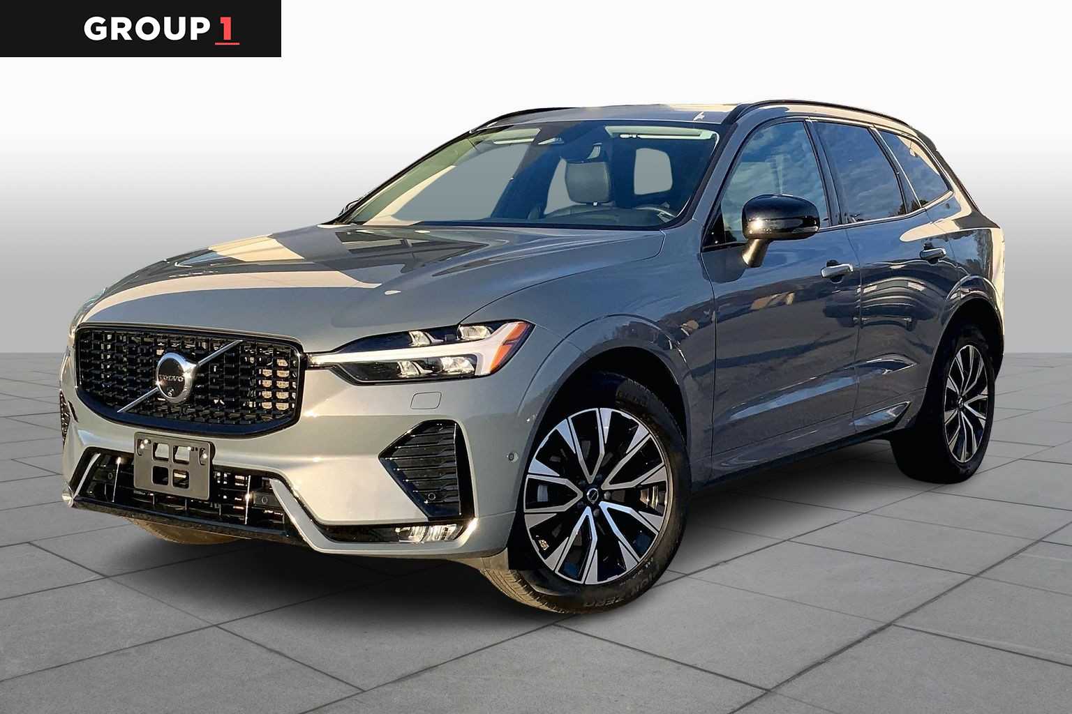 2024 Volvo XC60 Plus's photo