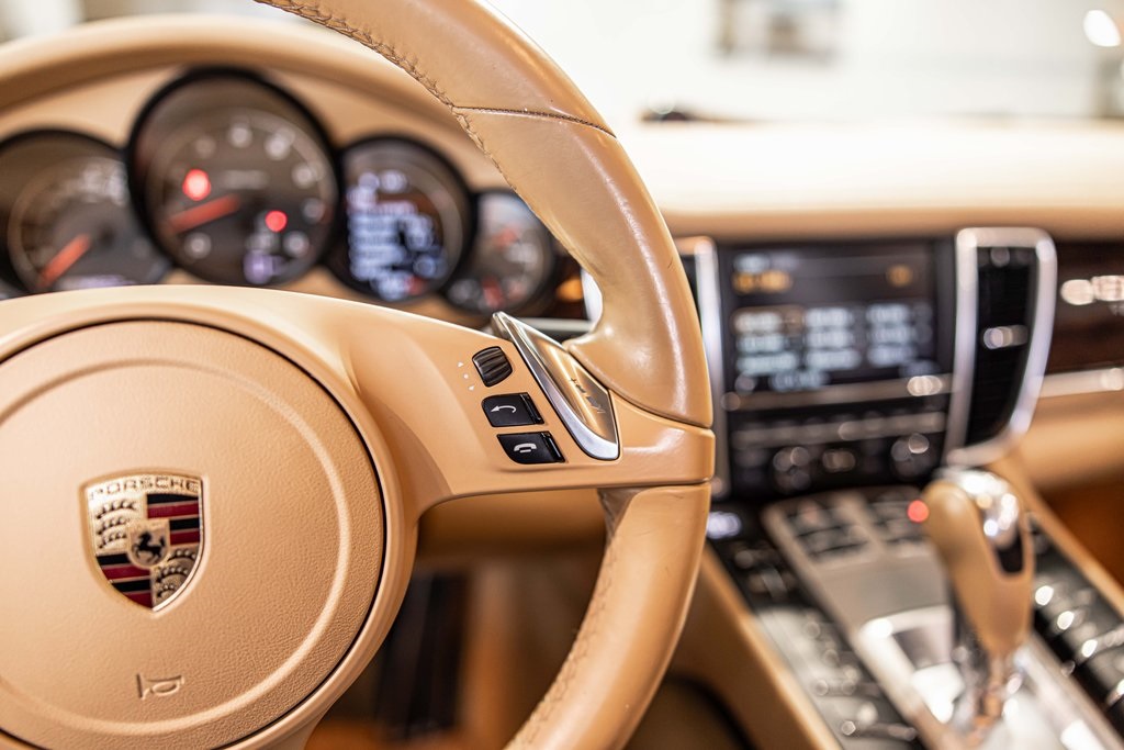 2016 PORSCHE PANAMERA - Image 26