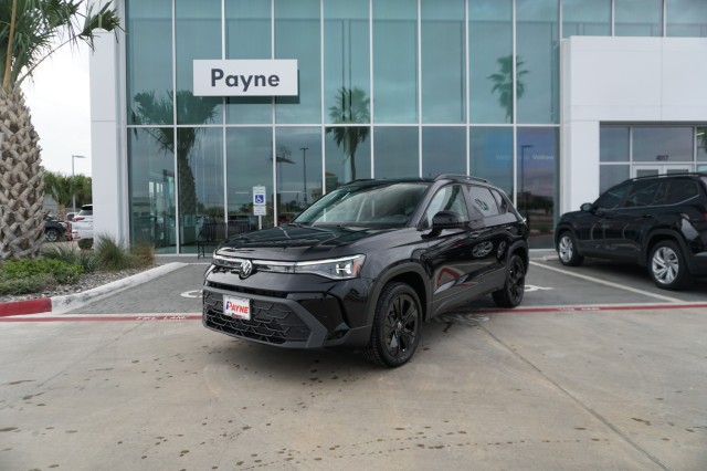 2026 Volkswagen Taos SE Black's photo