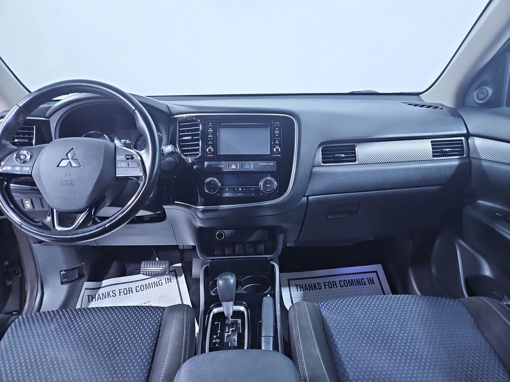 2017 Mitsubishi Outlander ES photo 15