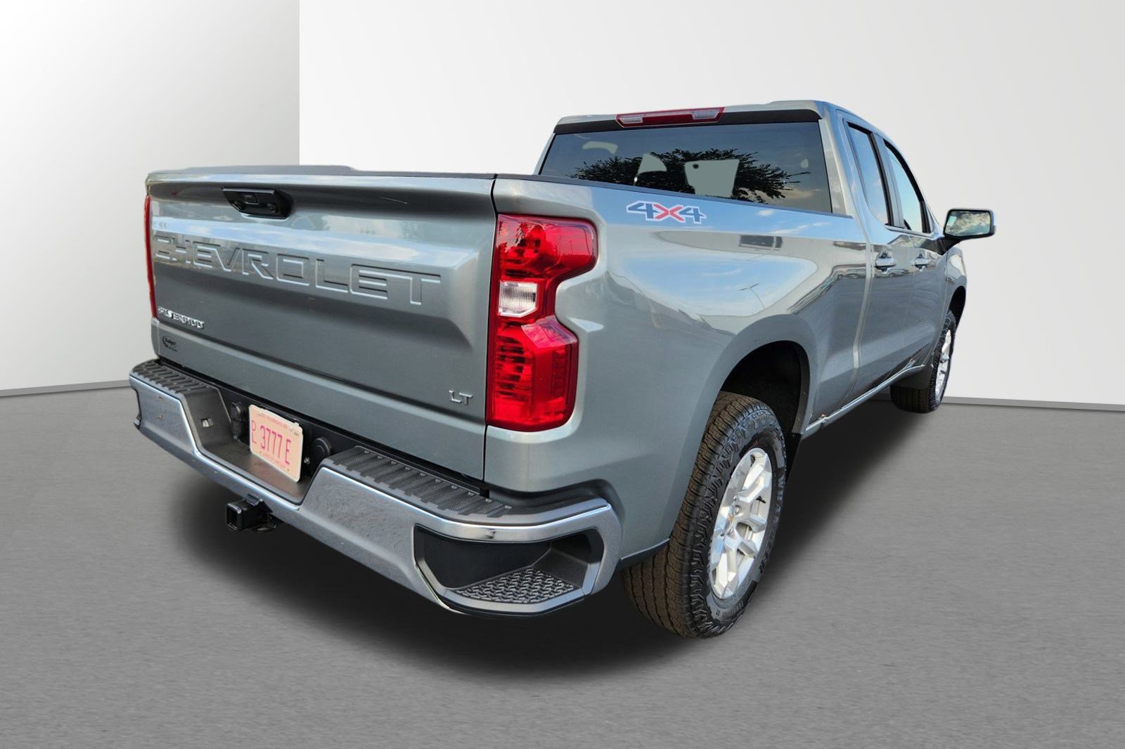 2026 Chevrolet Silverado 1500 LT photo 3