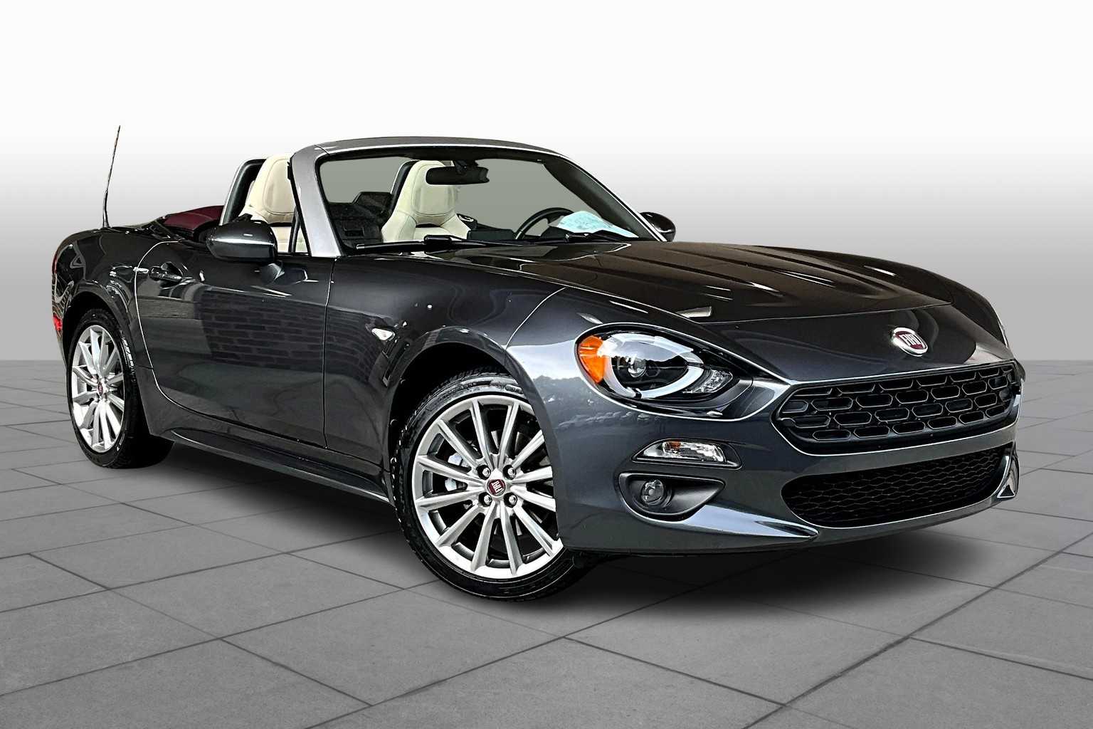 2018 Fiat 124 Spider Lusso photo 2