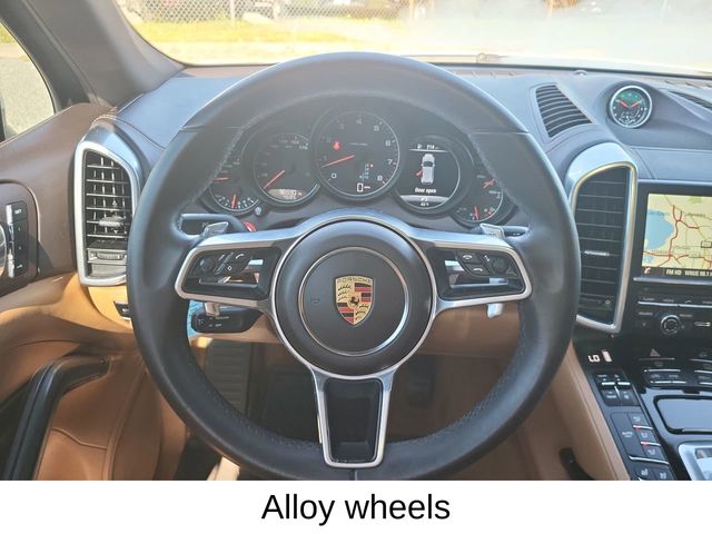 2016 Porsche Cayenne Base photo 21