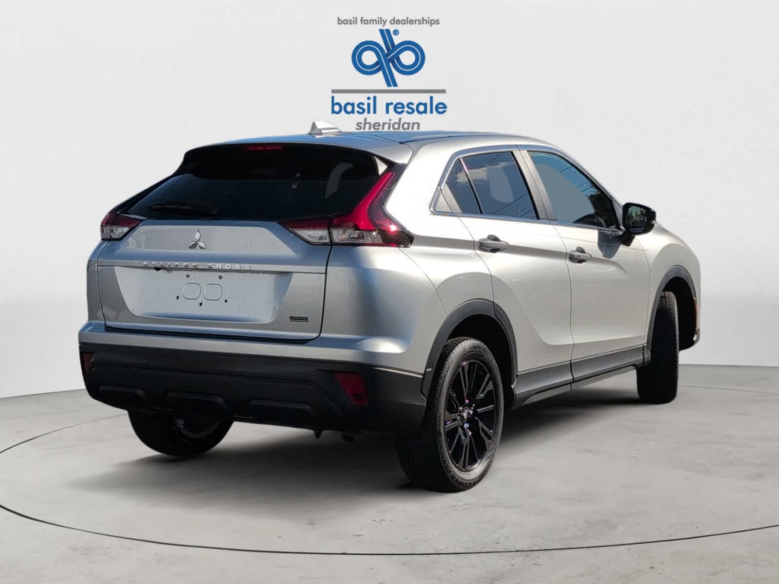 2024 Mitsubishi Eclipse Cross LE photo 4