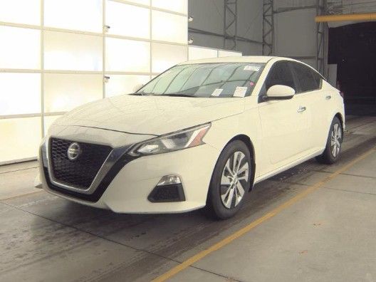 2020 Nissan Altima S's photo