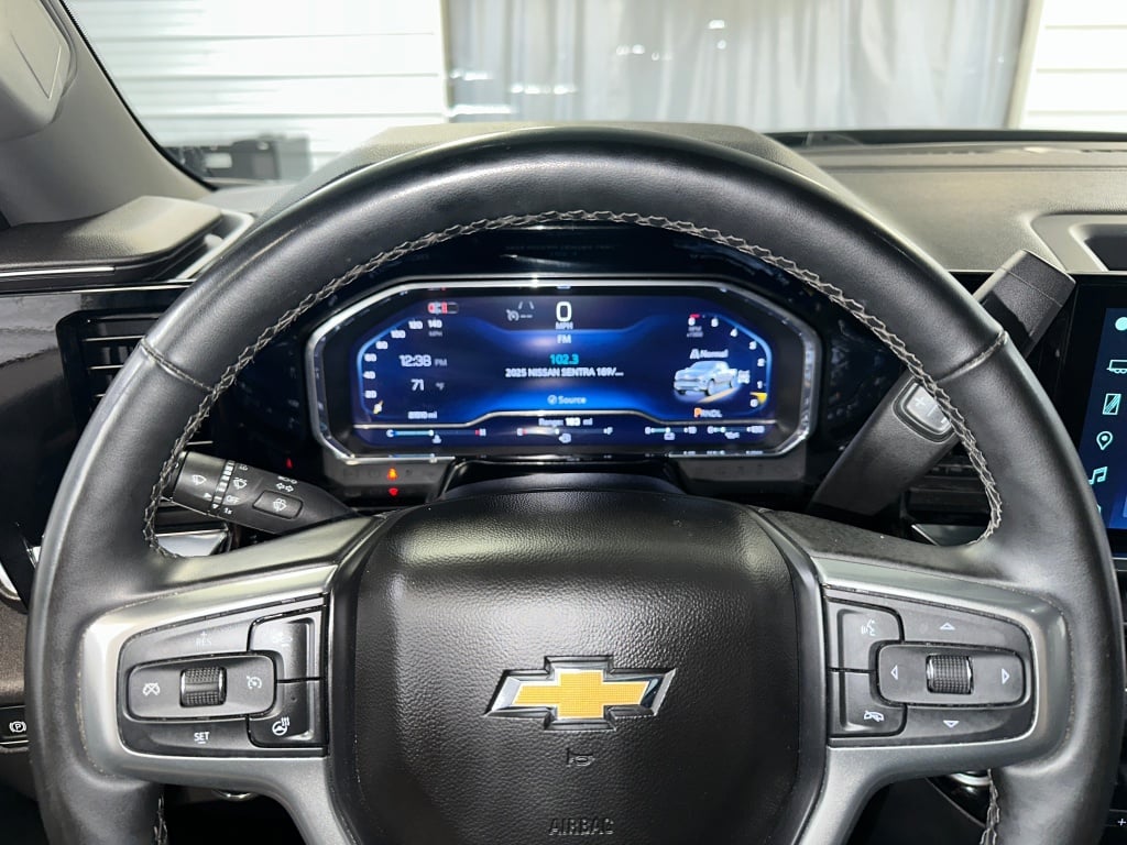 2025 Chevrolet Silverado 1500 LT photo 3