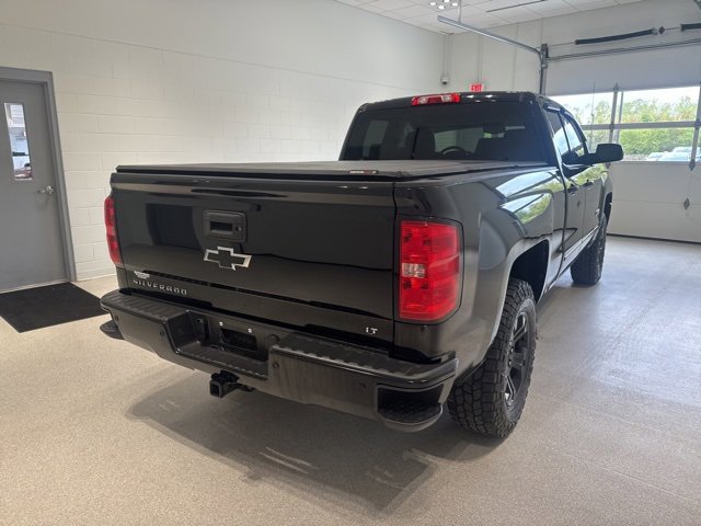 2018 Chevrolet Silverado 1500 LT photo 3