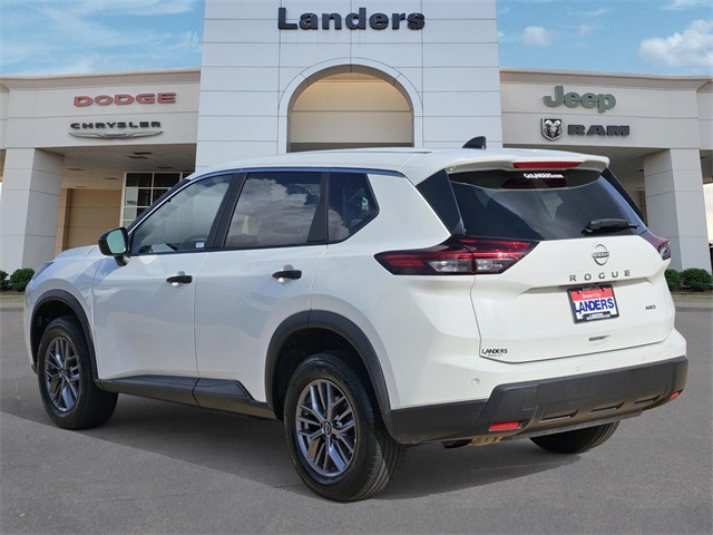 2024 Nissan Rogue S photo 6