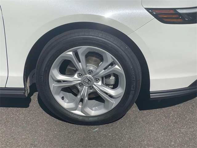 2025 Honda Accord LX photo 7