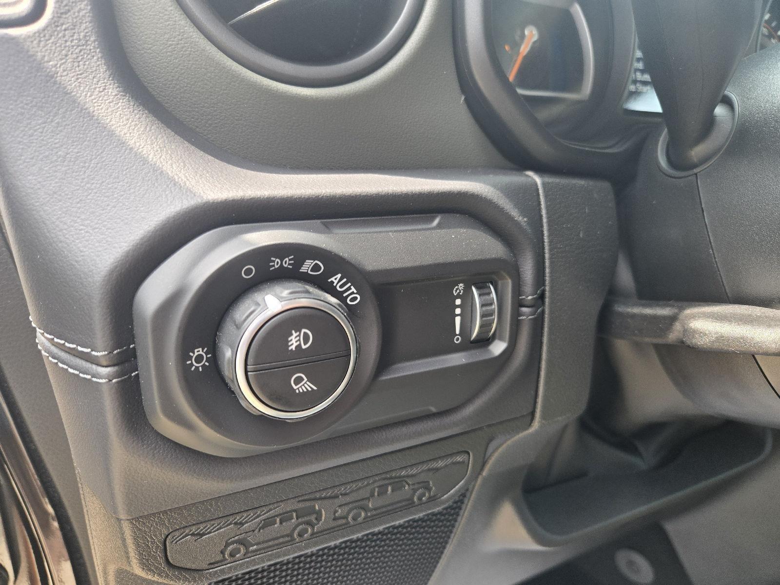 2025 Jeep Gladiator Mojave photo 11