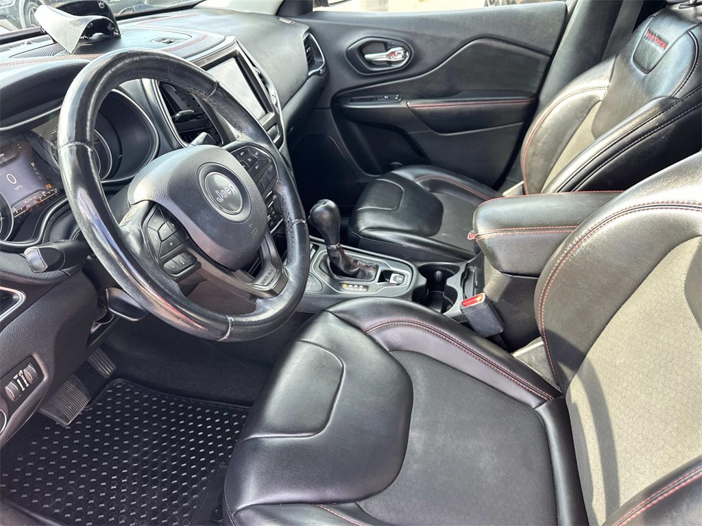 2019 Jeep Cherokee Trailhawk photo 12