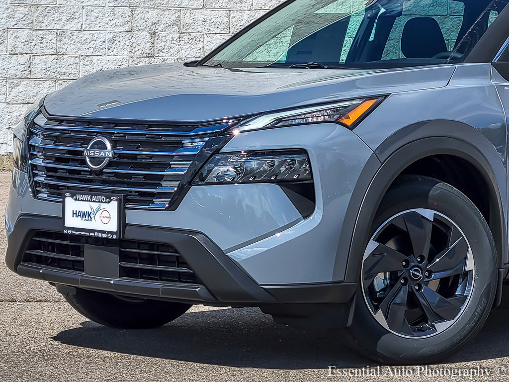 2026 Nissan Rogue SV photo 2