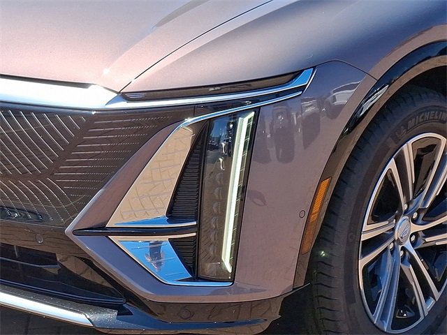 2025 Cadillac Lyriq Luxury photo 9