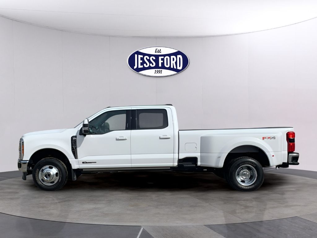 PreOwned 2023 Ford F350 LARIAT 4 Door Crew Cab Long Bed Truck in