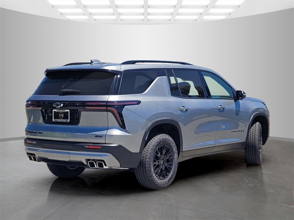 2025 Chevrolet Traverse Z71 photo 3