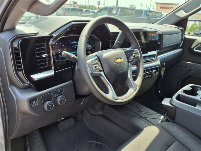 2025 Chevrolet Silverado 1500 LT photo 10