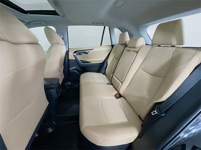 2022 Toyota RAV4 Hybrid XLE photo 26