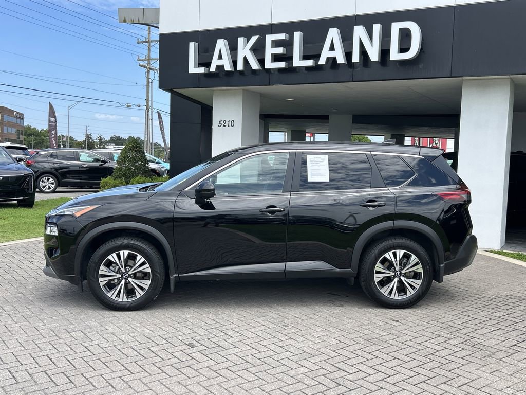 2023 Nissan Rogue SV photo 3