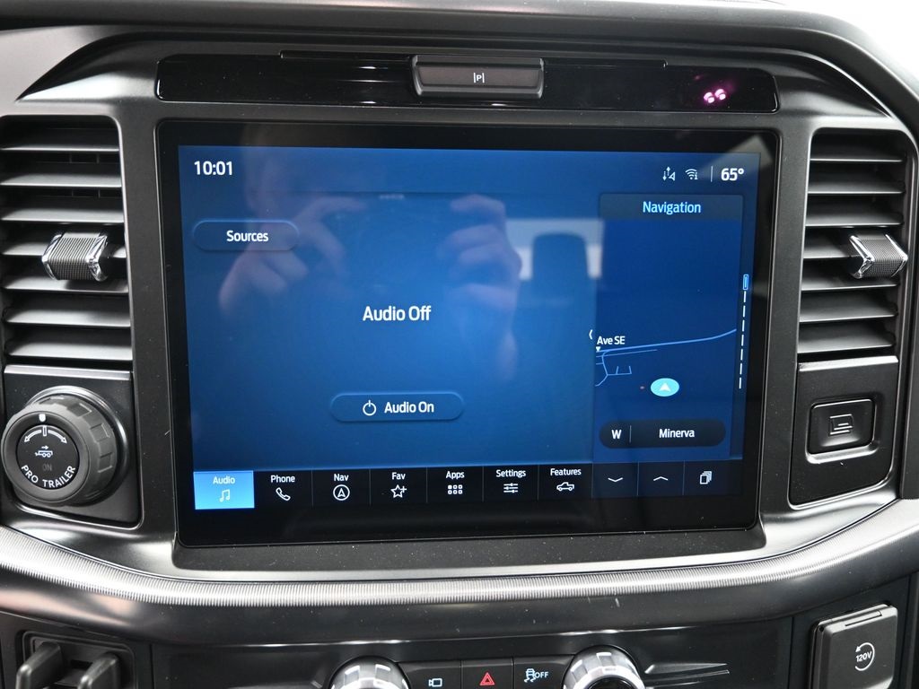 2025 Ford F-150 Lariat photo 15