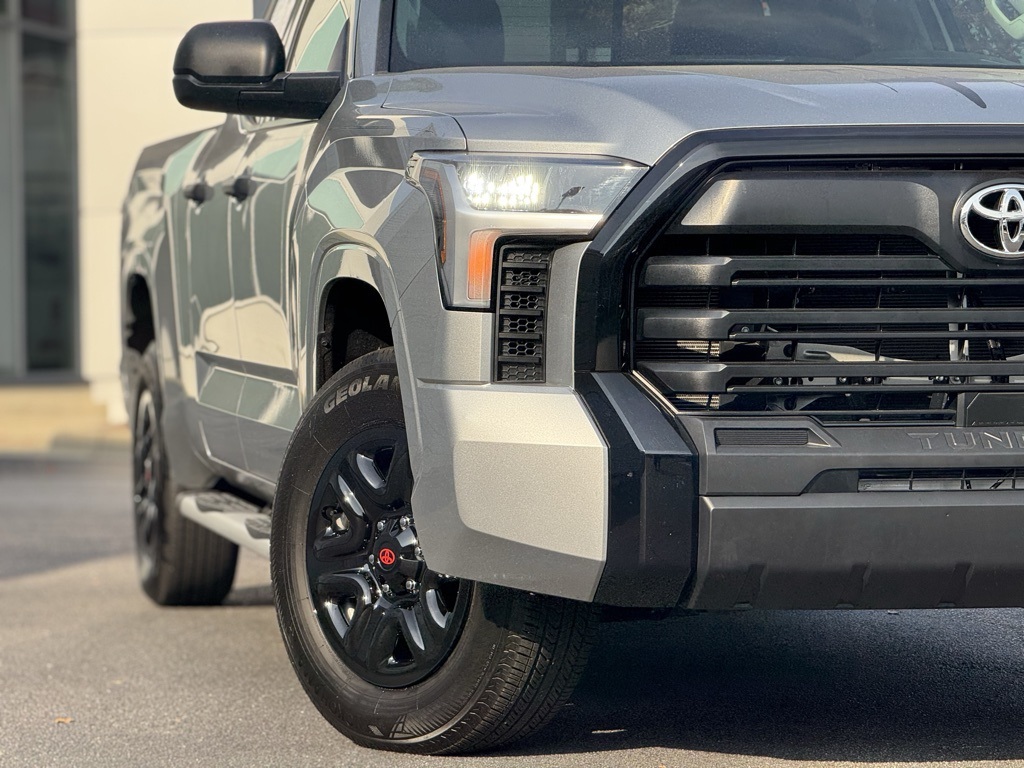 2022 Toyota Tundra SR photo 2