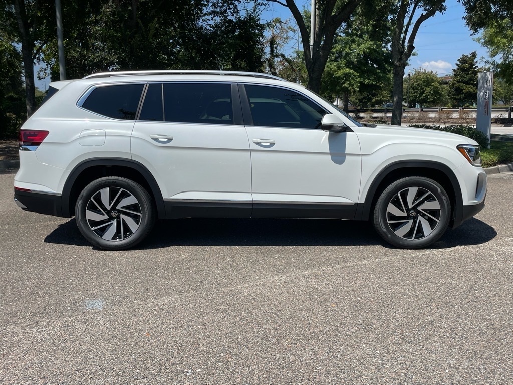 2026 Volkswagen Atlas SEL photo 2