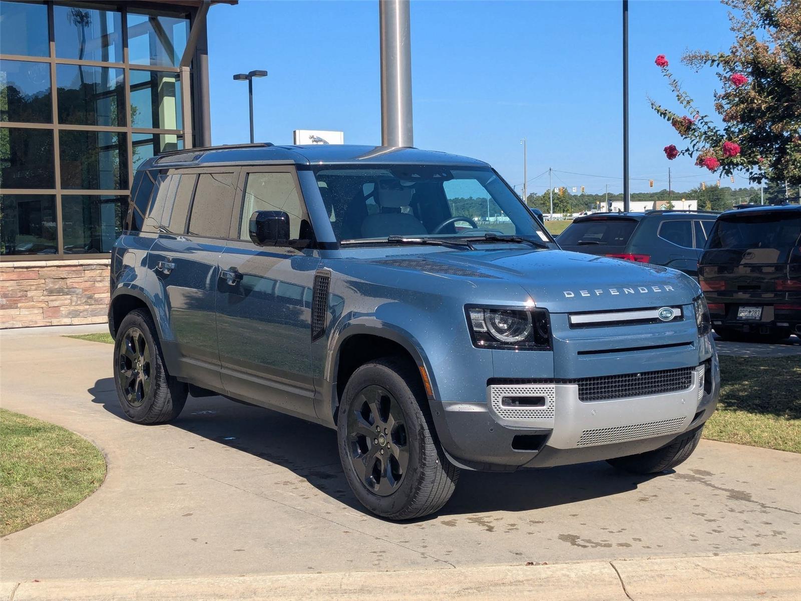 2025 Land Rover Defender 110 S photo 3