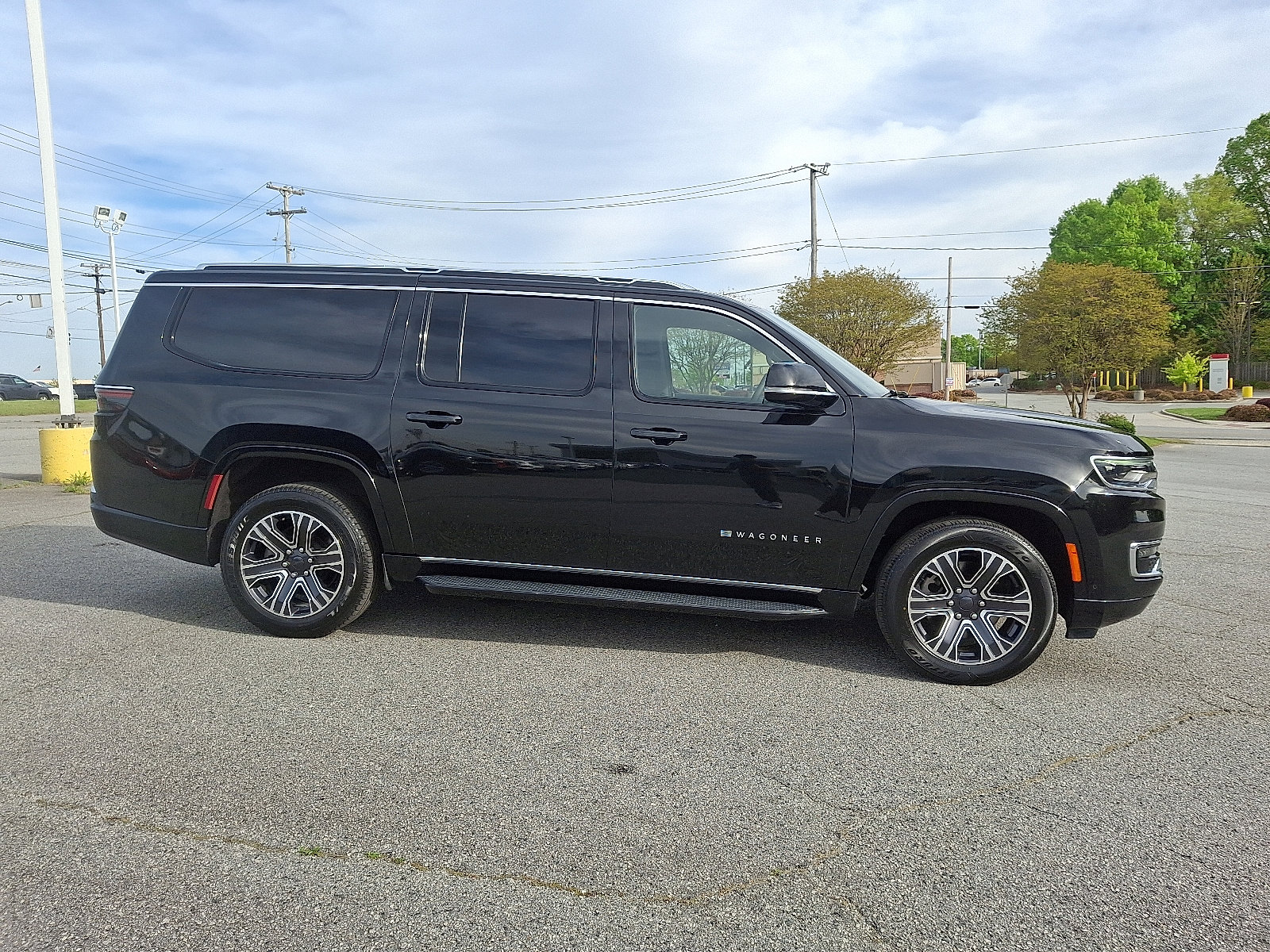2024 Jeep Wagoneer L Series II photo 7