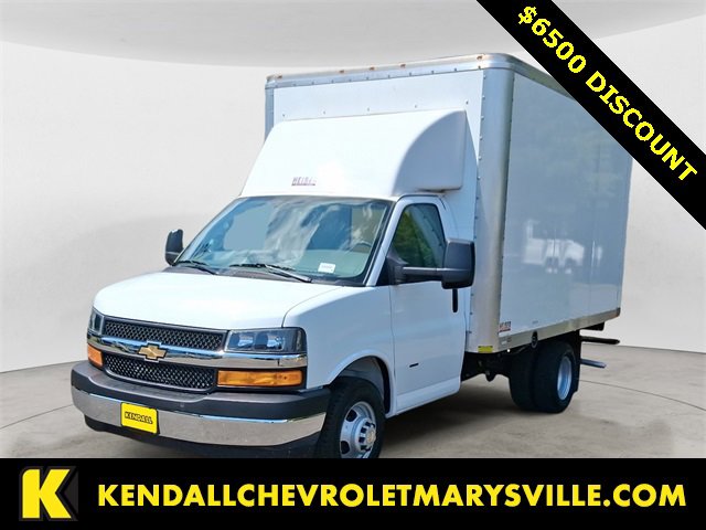 2024 Chevrolet Express Cutaway Base's photo