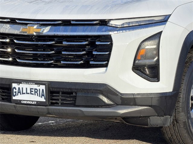 2025 Chevrolet Equinox LT photo 2