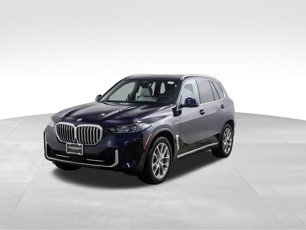 2026 BMW X5 50e's photo