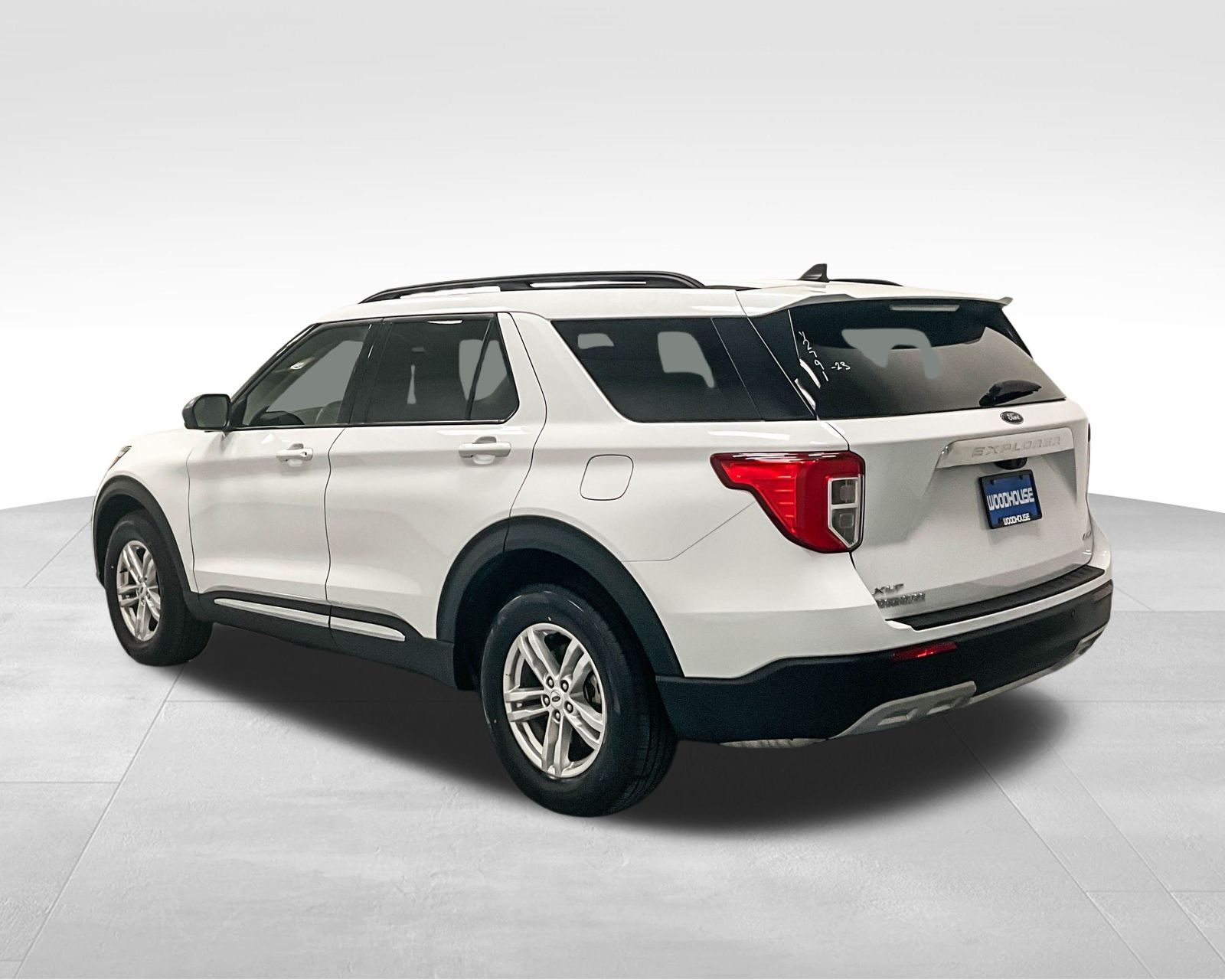 2023 Ford Explorer XLT Sport photo 7
