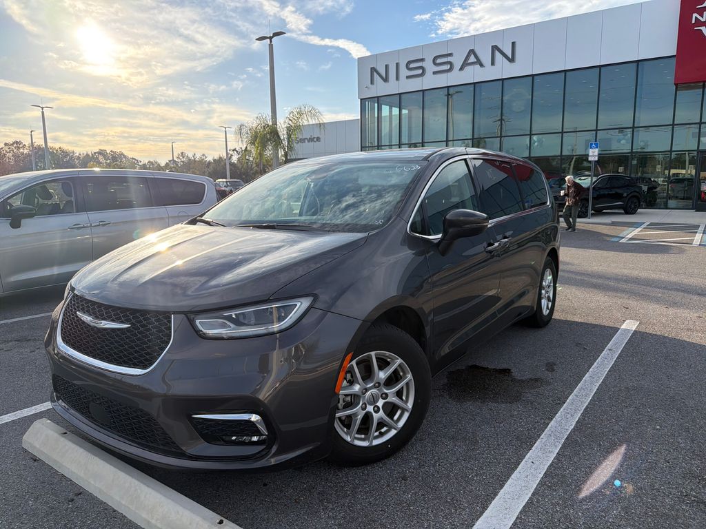 2023 Chrysler Pacifica Touring L