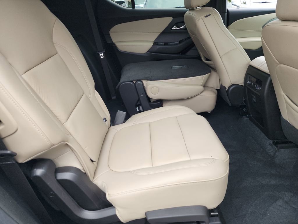 2022 Chevrolet Traverse Leather photo 25