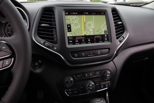 New 2023 Bright White Clear-Coat Exterior Paint Jeep Altitude Lux image 27