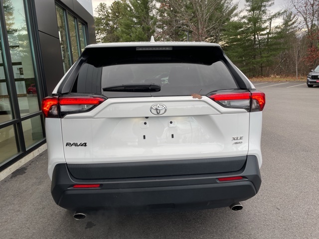 2023 Toyota RAV4 XLE photo 4