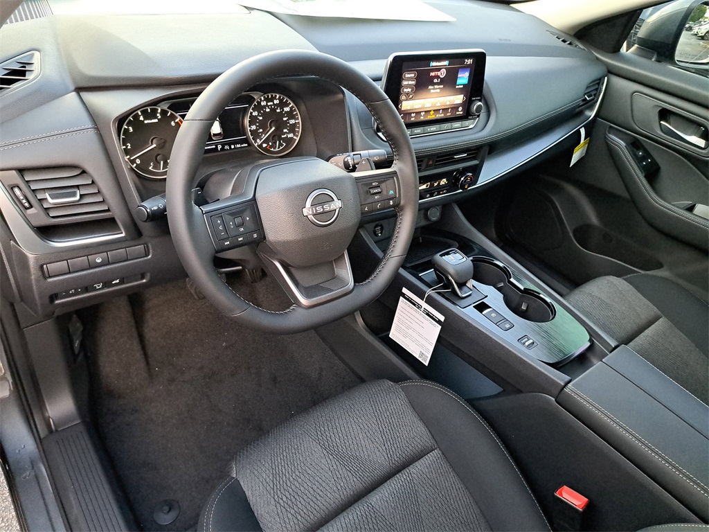 2026 Nissan Rogue SV photo 17