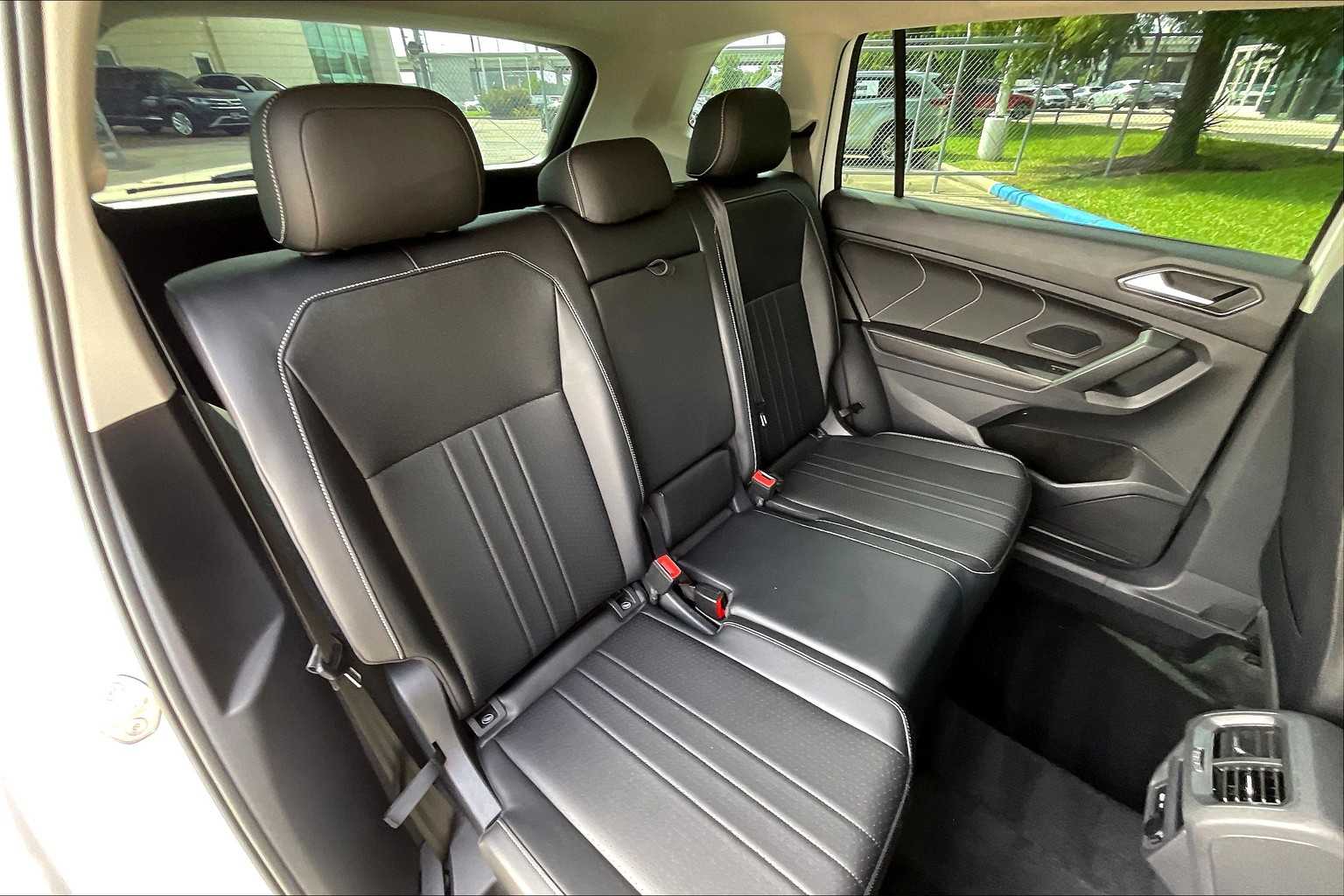 2022 Volkswagen Tiguan SE photo 34