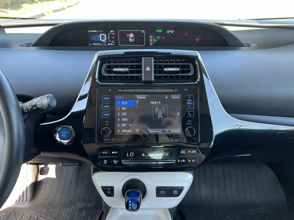 2016 Toyota Prius Four photo 16