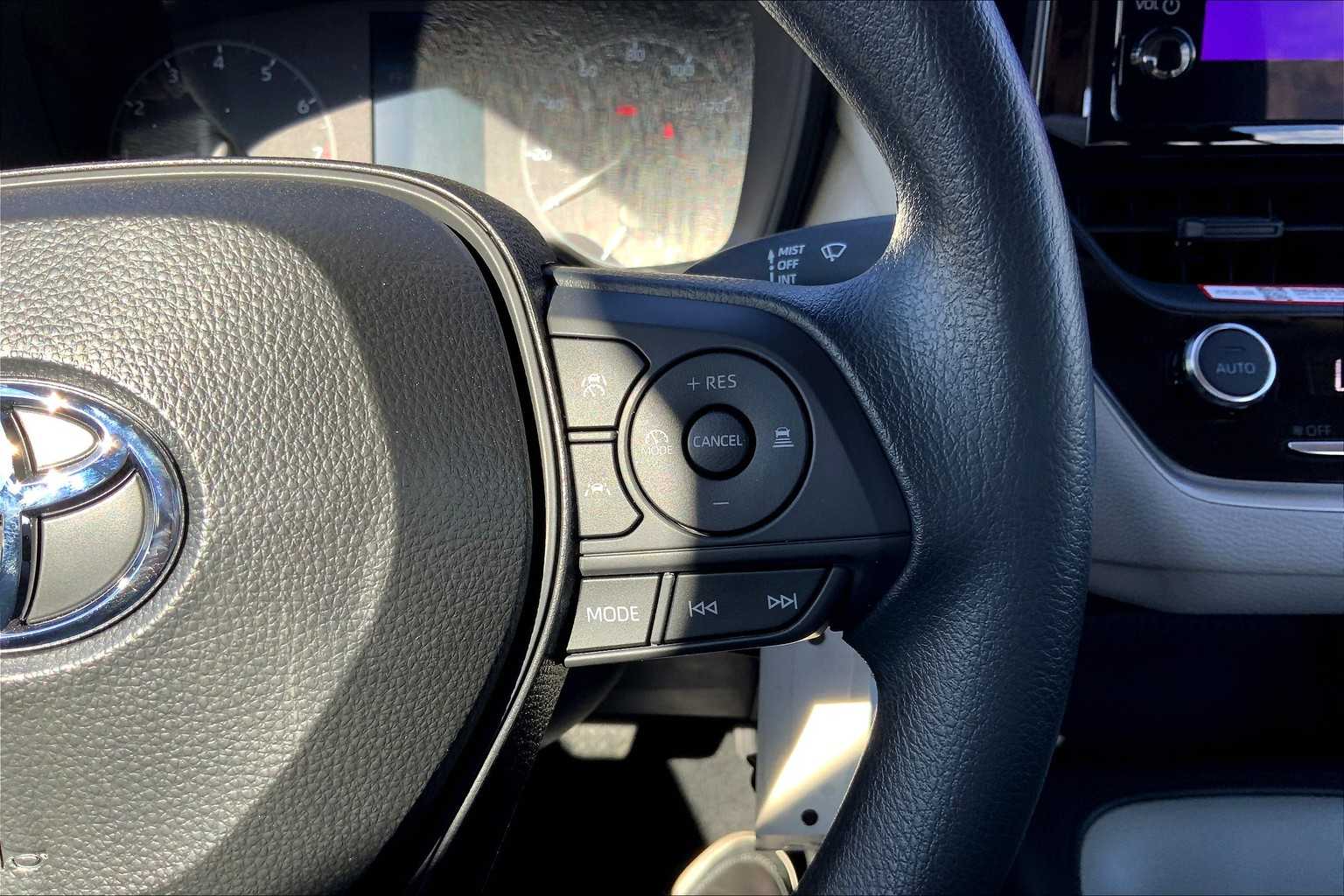 2025 Toyota Corolla LE photo 21