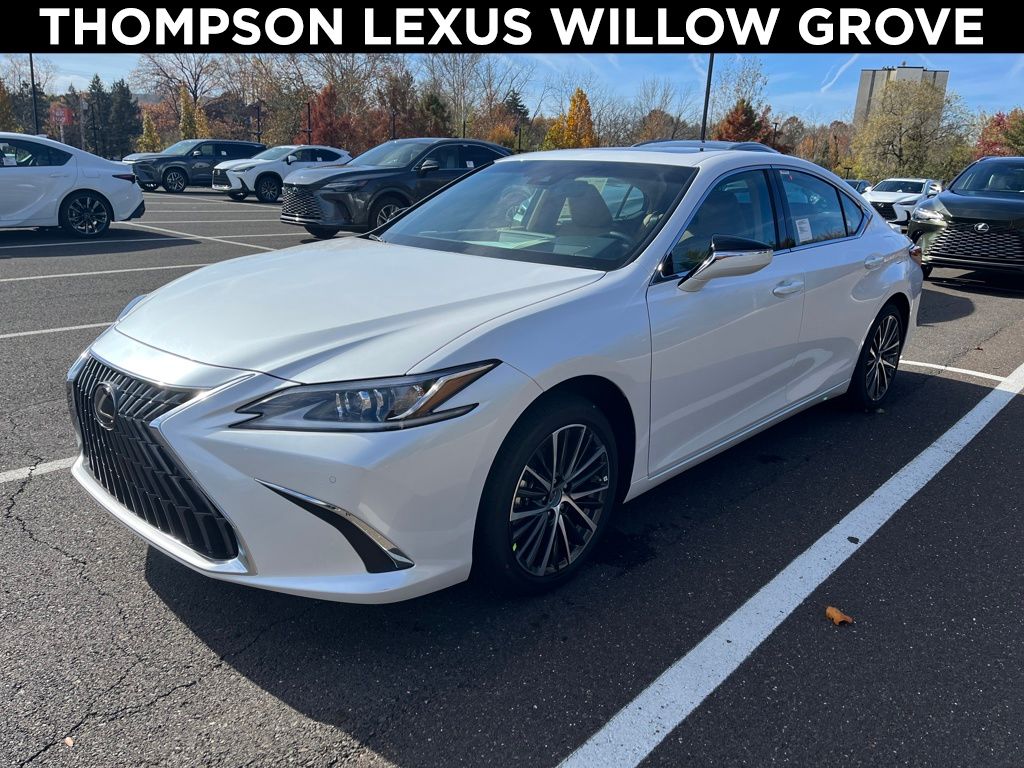 2025 Lexus ES 350's photo