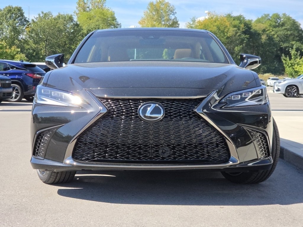 2025 Lexus ES 300h F SPORT Design photo 3